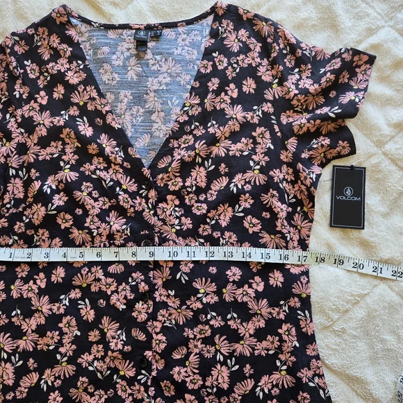 NEW Volcom Crunk Punk Dress SPN Size M Floral Black Pink Color Women's Vacation - Picture 14 of 14